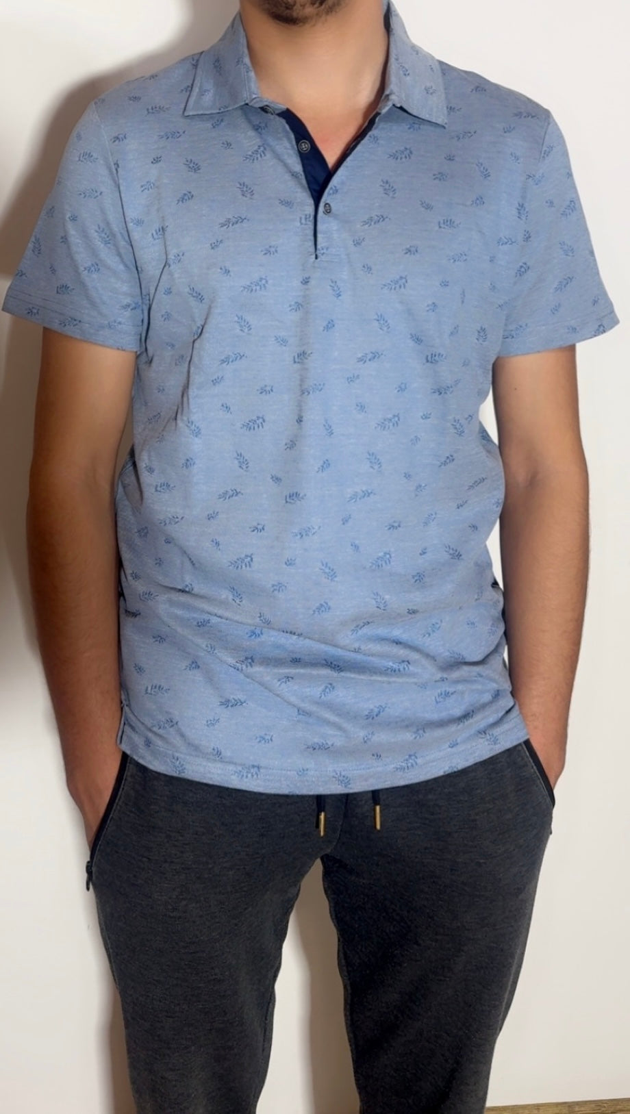 Tricou